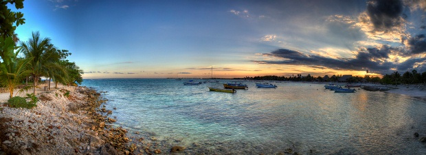 A panoramic picture of Akumal at sunset