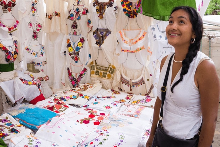 mexico-markets-clothes