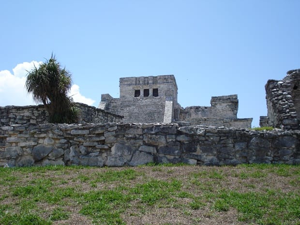 Tulum-ruins-site