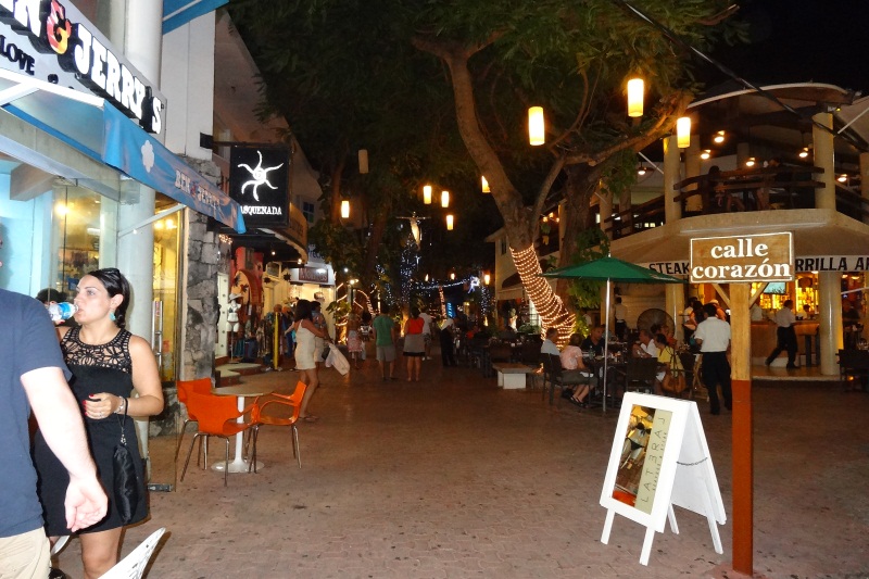 shopping-nightlife-playa-del-carmen-riviera-maya