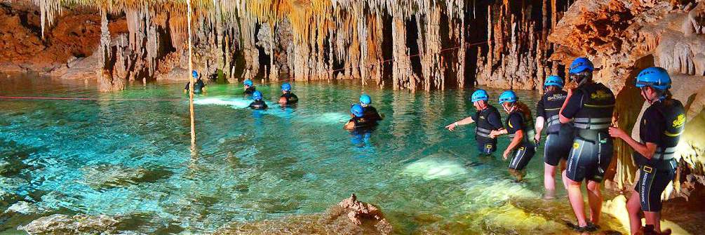 Group Discovering Rio Secreto