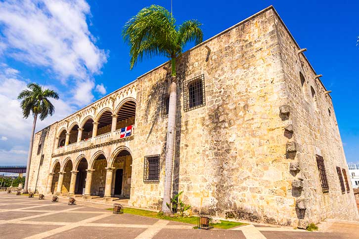 visit santo domingo alcazar de colon