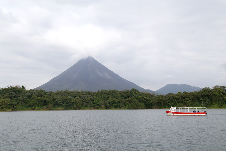 Tour to Arenal volcano in Costa Rica