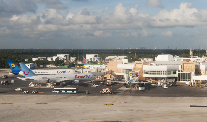 Foto Aérea del Aeropuerto de Cancun