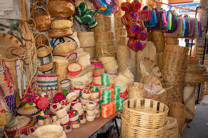 Weaved basket store